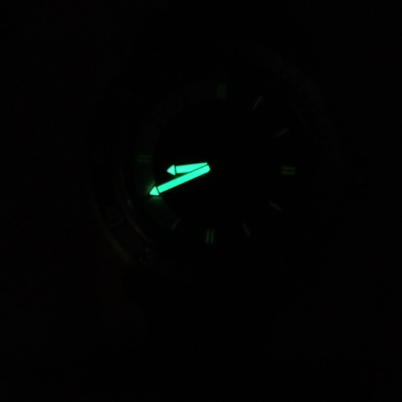 FIRM PRICE-NWOT INVICTA IRIDESCENT SPECIALITY WATCH (WATCH ONLY) - Picture 6 of 10